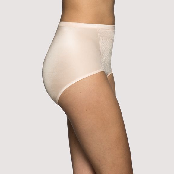Smoothing Comfort™ Brief with Lace CHAMPAGNE